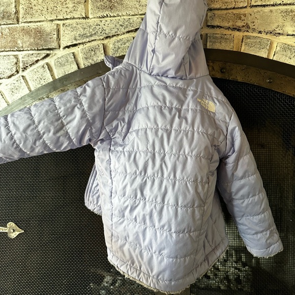 Girls size 3t North face jacket - Picture 5 of 7